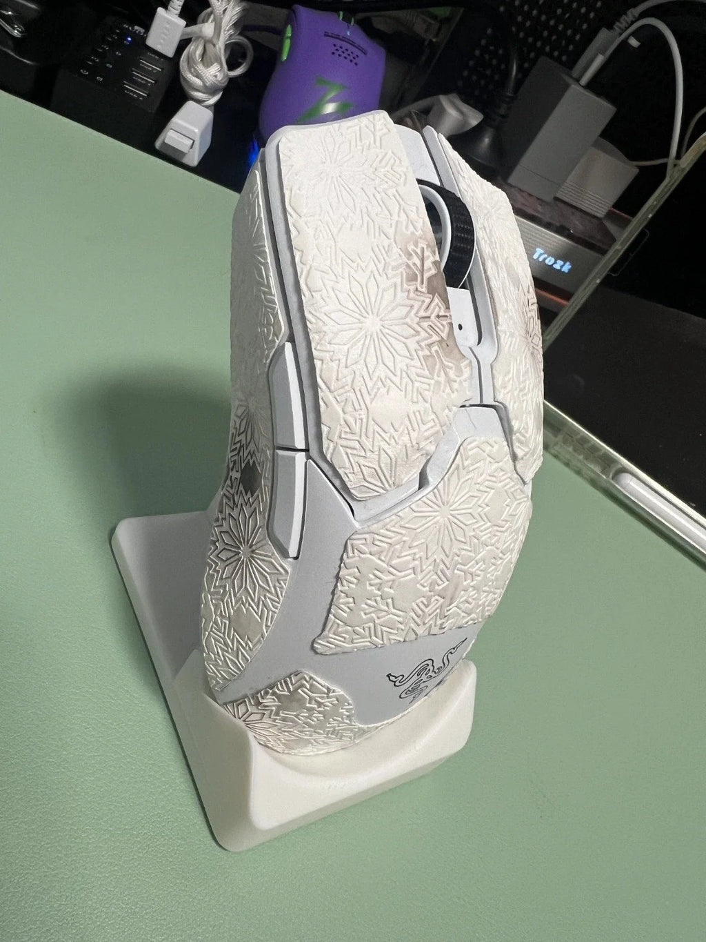 Universal Mouse Stand - Gaming Mouse Holder - Gamer PC Setup - Videogame Gift